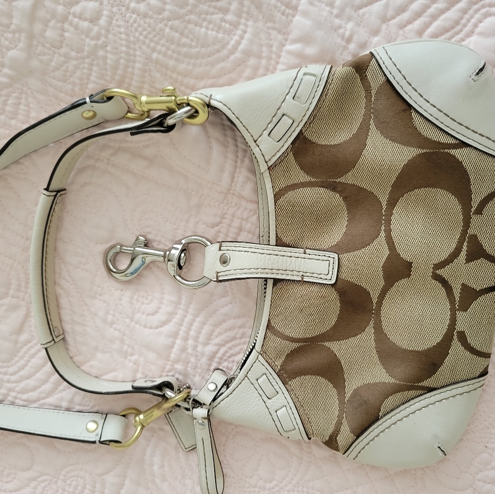 Coach Cross body Bag - Picture 2 of 5
